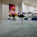 Comfortable 2 Bed Apartment In Canterbury