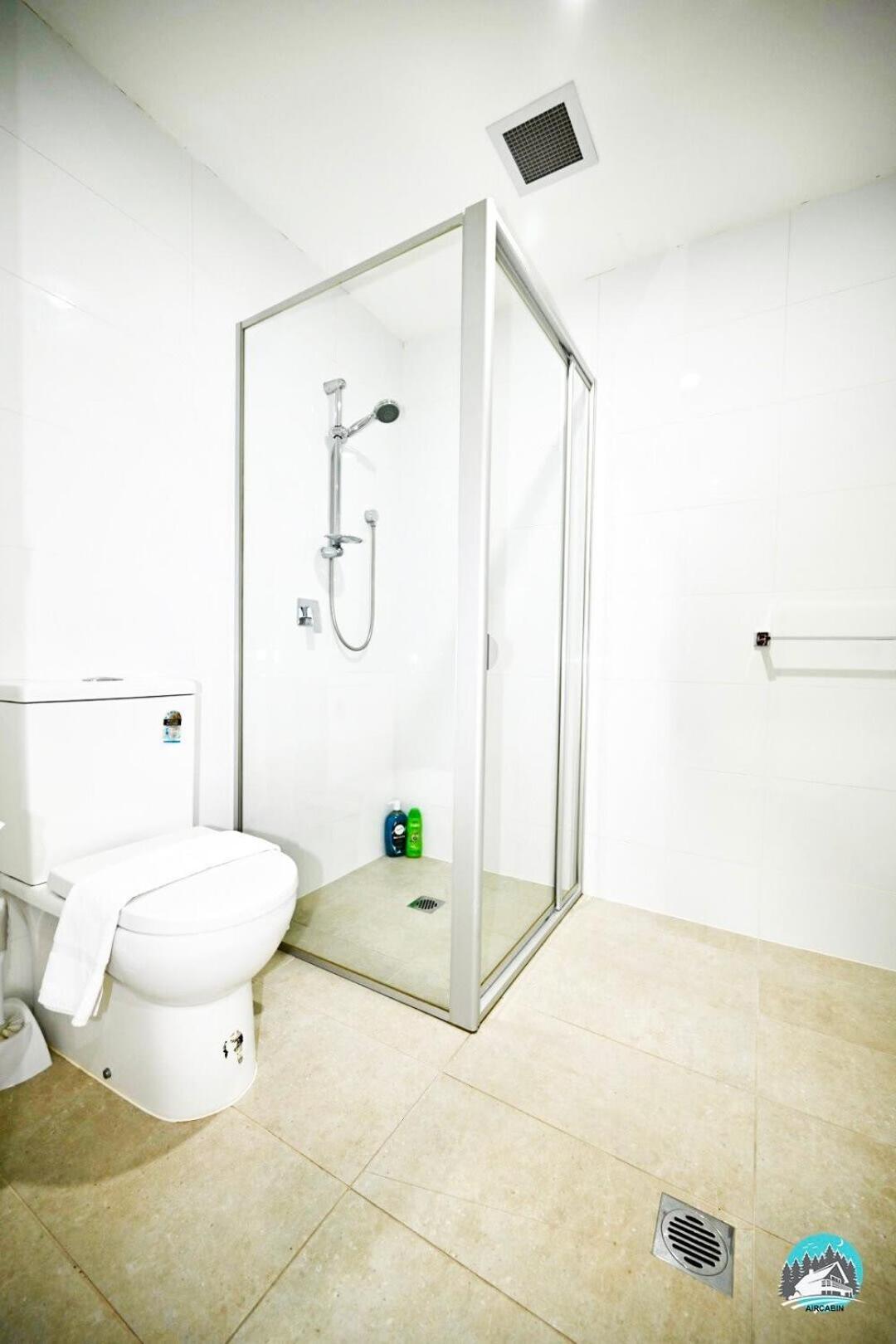 Comfortable 2 Bed In Canterbury Apartment *
